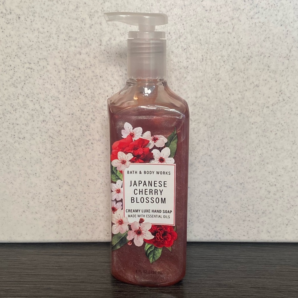 Bath & Body Works Japanese Cherry Blossom Creamy Luxe Hand Soap